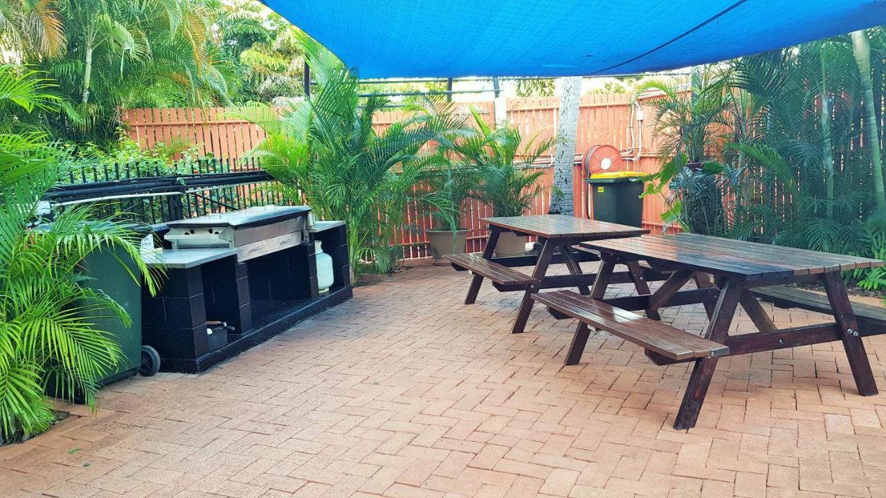 Coconut Grove Holiday Apartments Дарвин Экстерьер фото