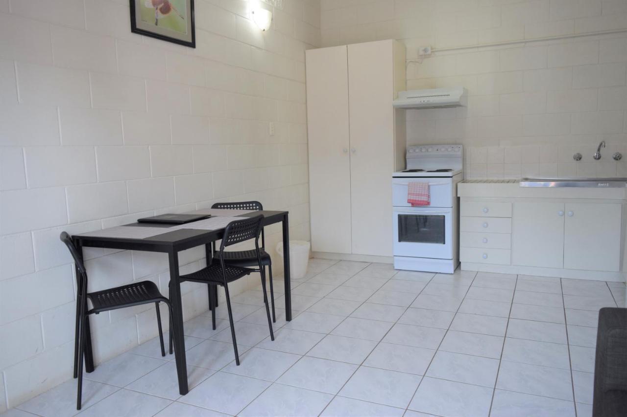 Coconut Grove Holiday Apartments Дарвин Экстерьер фото