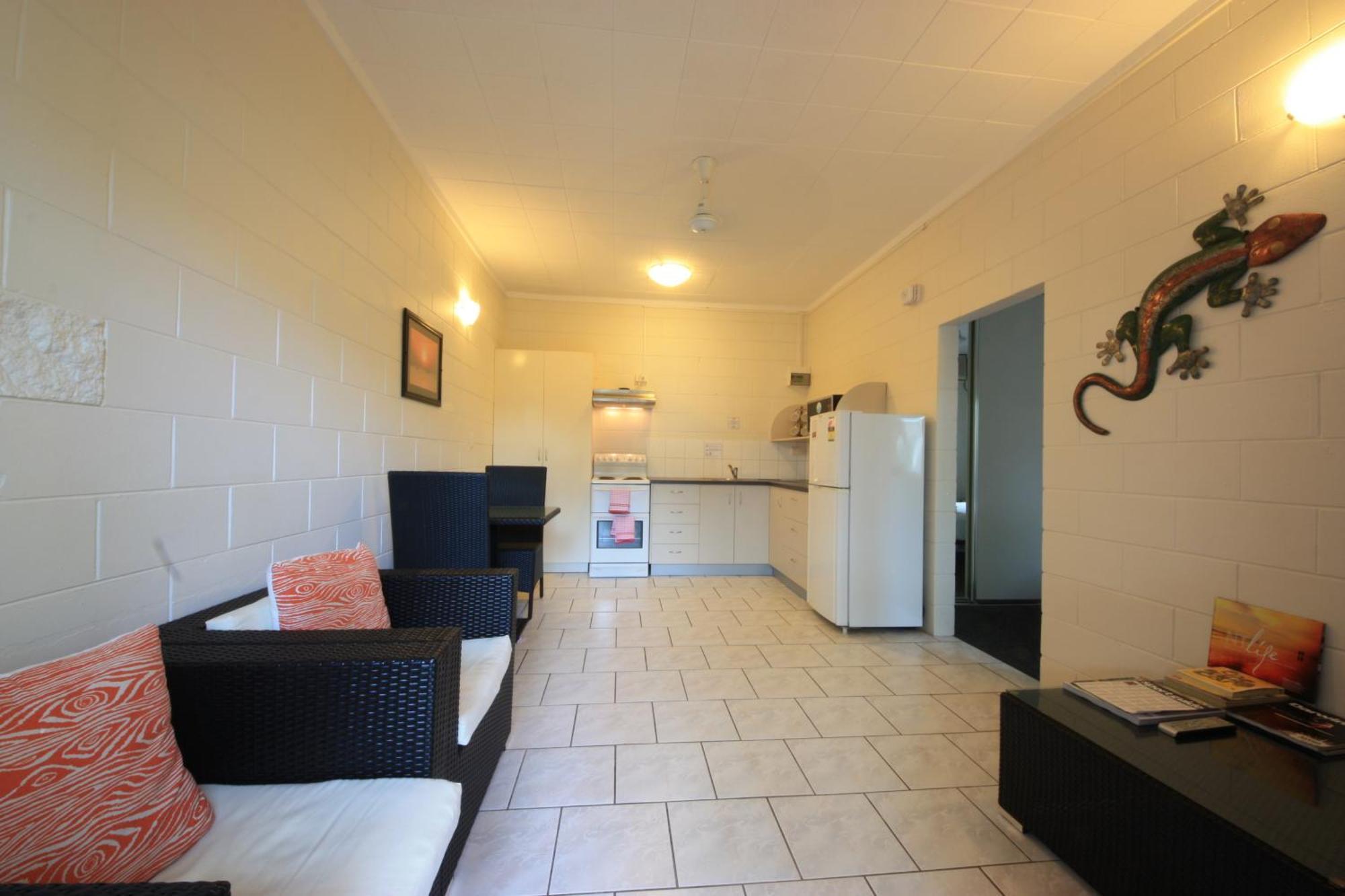 Coconut Grove Holiday Apartments Дарвин Экстерьер фото