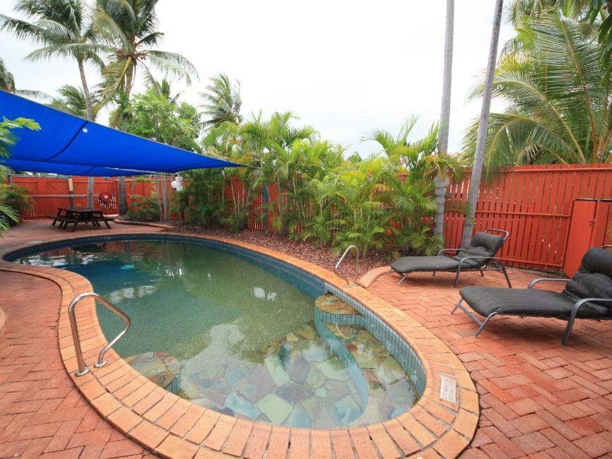 Coconut Grove Holiday Apartments Дарвин Экстерьер фото