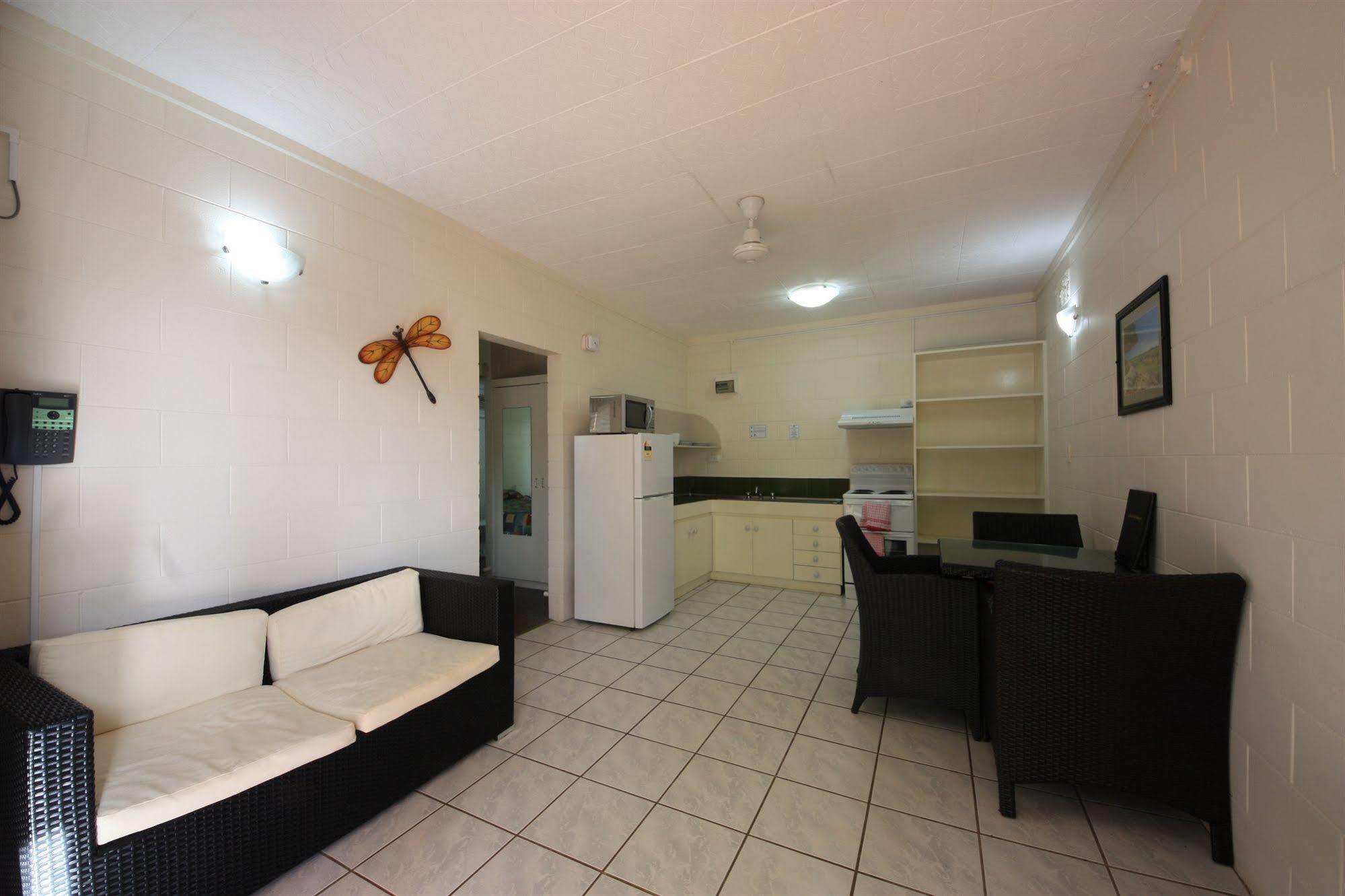 Coconut Grove Holiday Apartments Дарвин Экстерьер фото