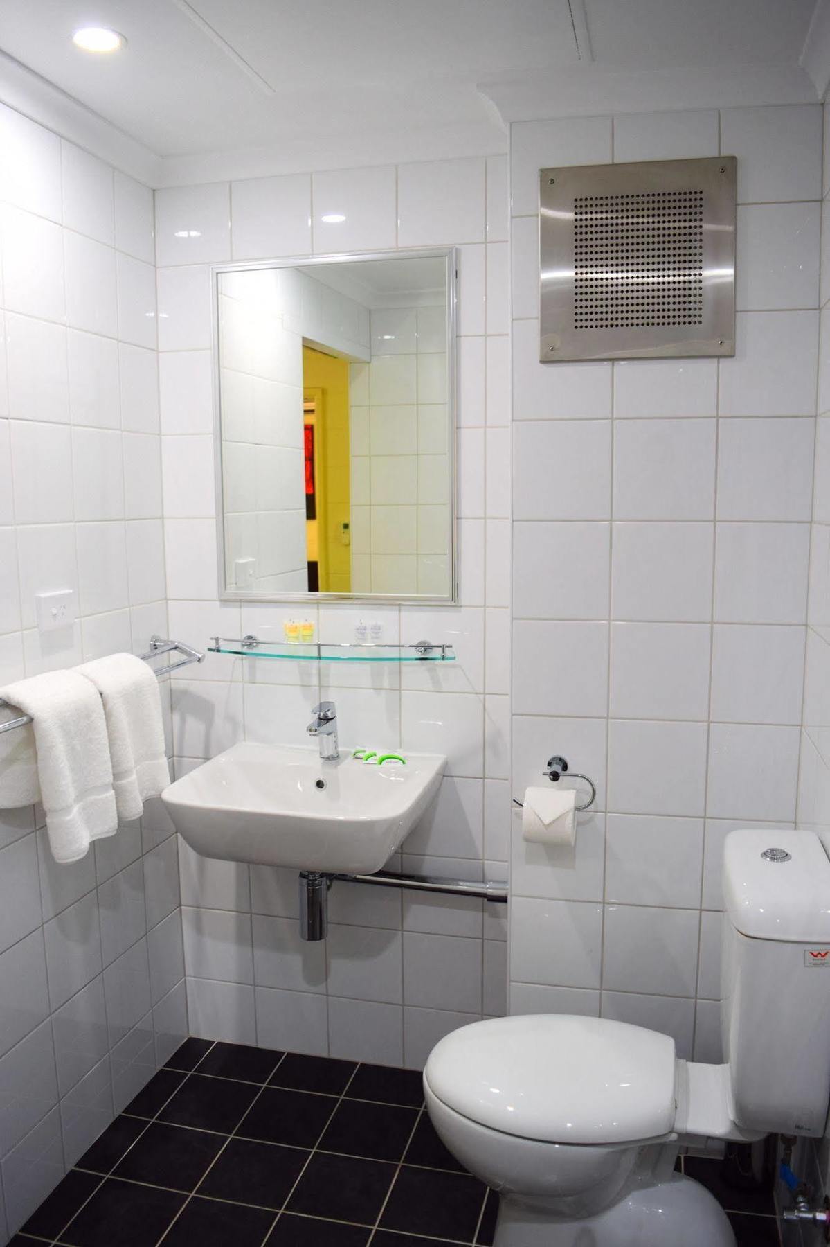 Coconut Grove Holiday Apartments Дарвин Экстерьер фото