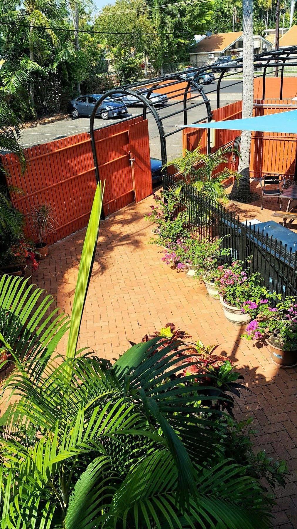 Coconut Grove Holiday Apartments Дарвин Экстерьер фото